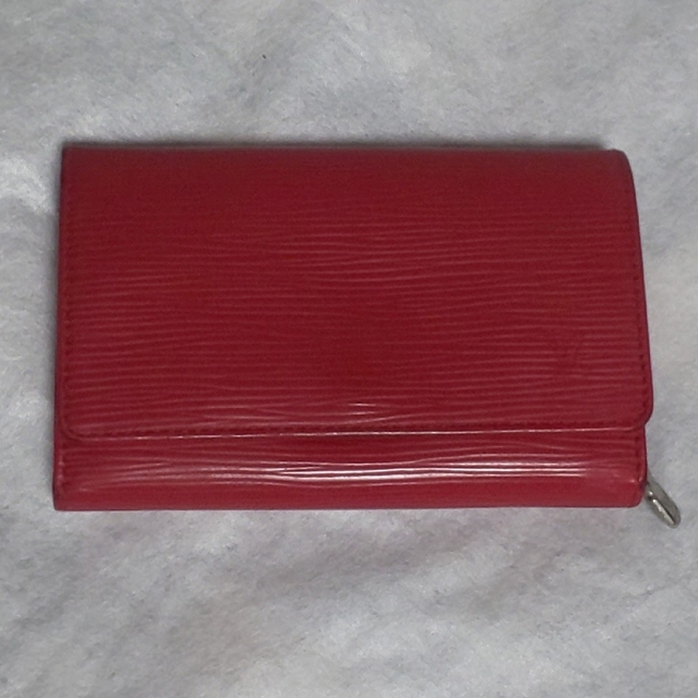 LOUIS VUITTON(ルイヴィトン)の美品 ルイヴィトン エピレザー財布 レディースのファッション小物(財布)の商品写真