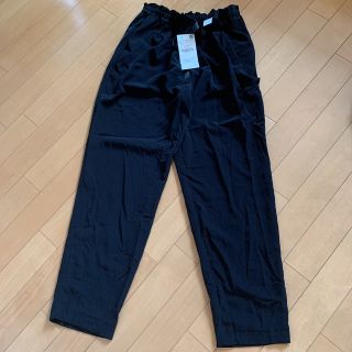 ザラ(ZARA)のZARA パンツ　未使用タグ付(カジュアルパンツ)