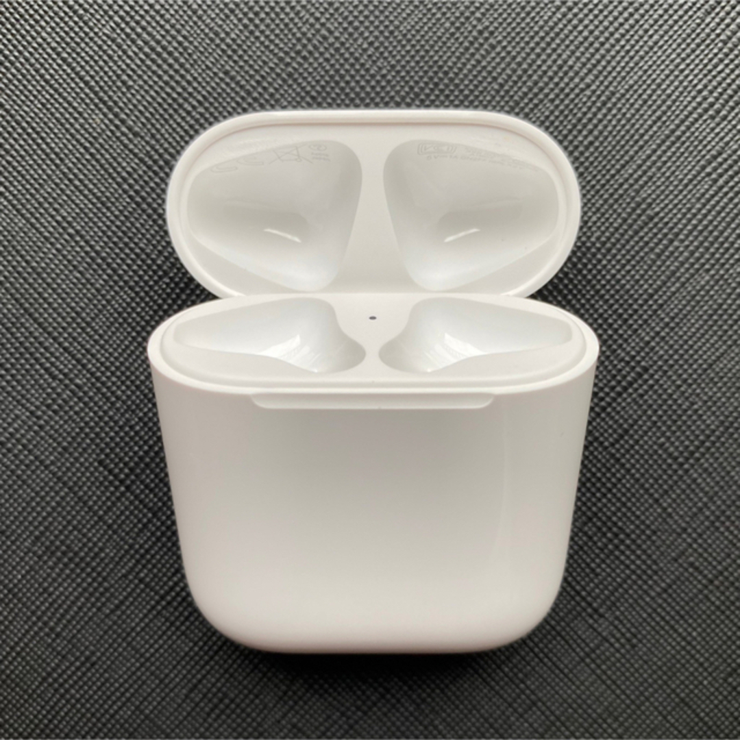 Apple - 【AirPods】Apple正規品 エアーポッズ 充電ケースのみ 第一 ...