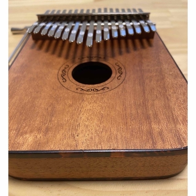 【vangoa】縁取りがかわいいカリンバ （ケース付） 楽器の鍵盤楽器(その他)の商品写真