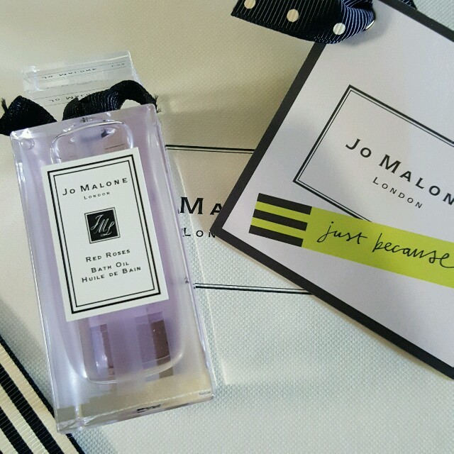 Jo Malone(ジョーマローン)の未使用Jo Malone　REDROSES　バスオイル　30ml コスメ/美容のボディケア(入浴剤/バスソルト)の商品写真