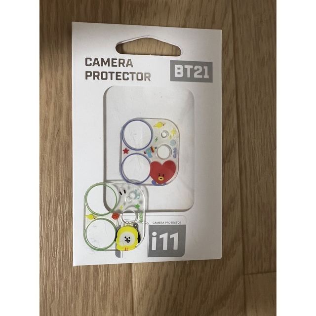 BT21(ビーティーイシビル)のBTS BT21  iPhoneカメラレンズカバー スマホ/家電/カメラのスマホアクセサリー(iPhoneケース)の商品写真