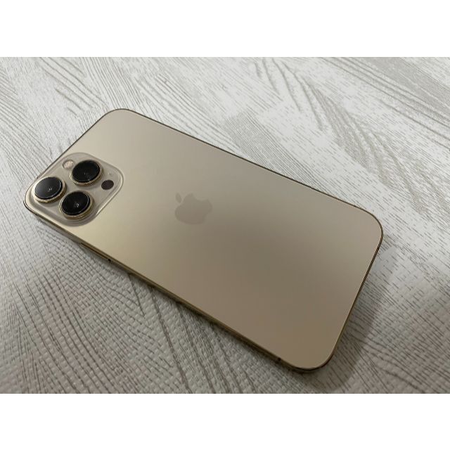 Apple(アップル)のiPhone13　ProMax 256GB ゴールド　SIMﾌﾘｰ スマホ/家電/カメラのスマートフォン/携帯電話(スマートフォン本体)の商品写真