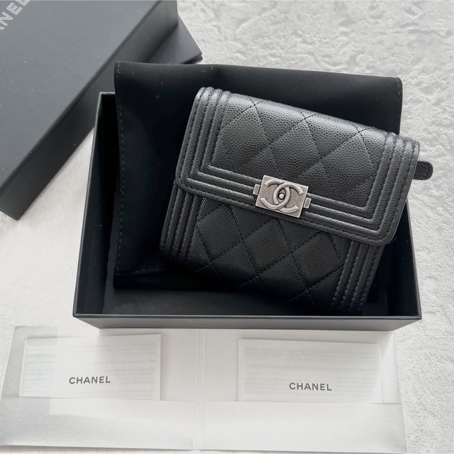 一部予約販売】 CHANEL 新品未使用 キャビアスキン お財布 ボーイ ...