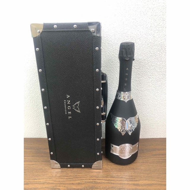 O-4 未開栓【エンジェルブリュットブラック シャンパン750mL 箱付き