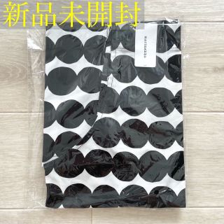 マリメッコ(marimekko)の《新品未使用》 マリメッコ marimekko エプロン ブラックドット(お食事エプロン)