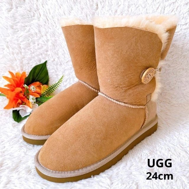 UGG ムートンブーツ　ベイリーボタン　チェスナット　23センチ