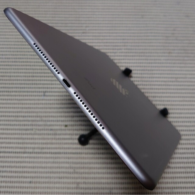 完動品美品iPad Air2(A1567)本体16GBグレイau送料込 5