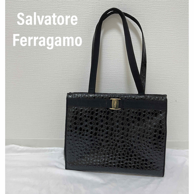 フェラガモ　Ferragamo ハンドバッグ　クロコ型押し　レザー　ヴァラ