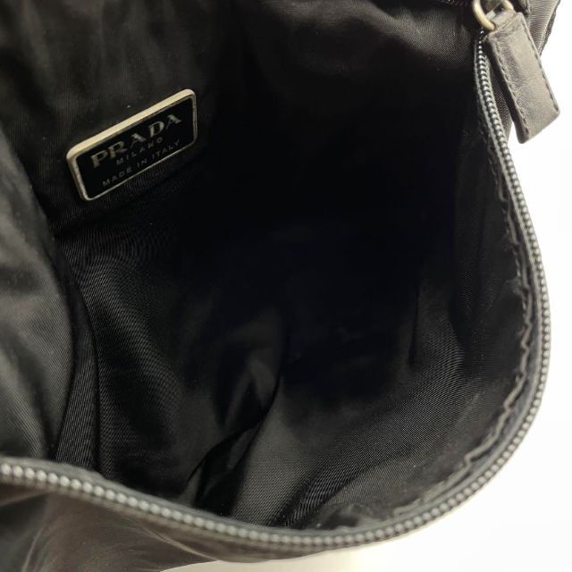 PRADA(プラダ)の✨美品✨ プラダ ショルダーバッグ 斜め掛け ポシェット 黒 ナイロン 三角ロゴ レディースのバッグ(ショルダーバッグ)の商品写真