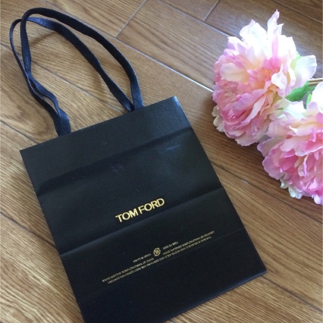 TOM FORD(トムフォード)のトムフォード　紙袋 レディースのバッグ(ショップ袋)の商品写真