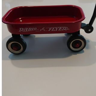 お値下げ☆ラジオフライヤー（Radio Flyer）レッドワゴンのミニサイズ(手押し車/カタカタ)