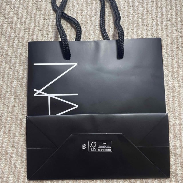 NARS(ナーズ)のNARS 袋 レディースのバッグ(ショップ袋)の商品写真