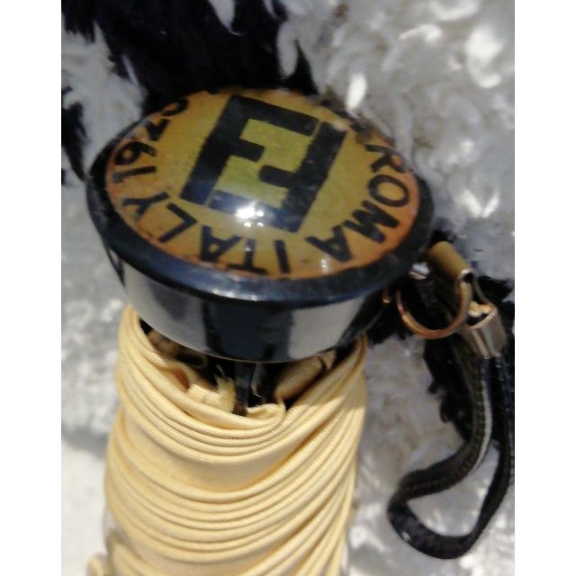 FENDI(フェンディ)のフェンディ　FENDI   傘　折り畳み　光沢　イエロー　黄色 レディースのファッション小物(傘)の商品写真