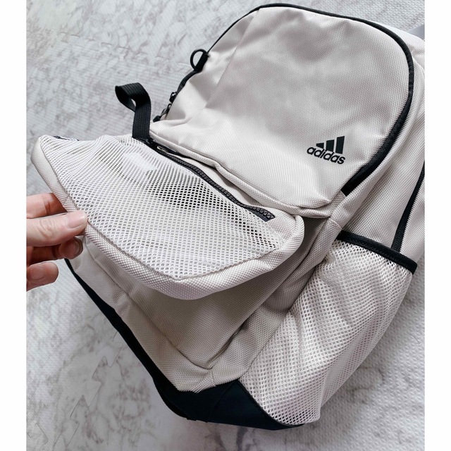 adidas(アディダス)のadidas リュック　バックパック　ポーチ付き　新品 レディースのバッグ(リュック/バックパック)の商品写真