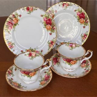 ロイヤルアルバート(ROYAL ALBERT)の【美品】英国製　ロイヤルアルバート★オールドカントリーローズ★トリオ　ペア(食器)