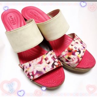 クロックス(crocs)の夏用クロックス ウエッジソールレディースⅡ 2-strap graphic 7(サンダル)