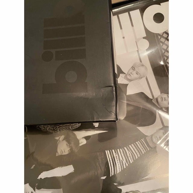 billboard BTS limitededition box 8冊ポスター付 エンタメ/ホビーの雑誌(アート/エンタメ/ホビー)の商品写真