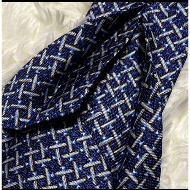 BVLGARI(ブルガリ)のけーくん様専用　高級　シルクネクタイ　MADE  IN  ITALY メンズのファッション小物(ネクタイ)の商品写真