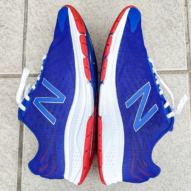 New Balance(ニューバランス)のニューバランス VAZEE RUSH M メンズ 26cm シューレースおまけ メンズの靴/シューズ(スニーカー)の商品写真