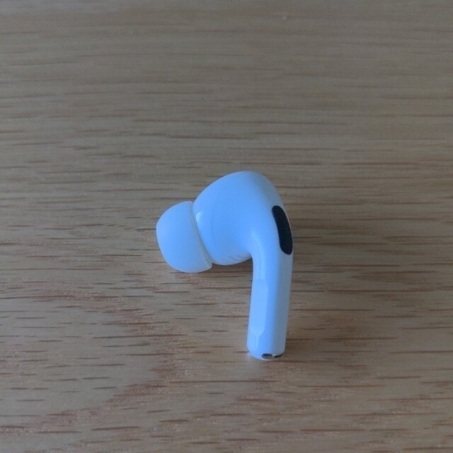 Apple(アップル)のApple AirPods Pro 第一世代　左耳Lのみ スマホ/家電/カメラのオーディオ機器(ヘッドフォン/イヤフォン)の商品写真