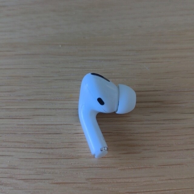 Apple(アップル)のApple AirPods Pro 第一世代　左耳Lのみ スマホ/家電/カメラのオーディオ機器(ヘッドフォン/イヤフォン)の商品写真