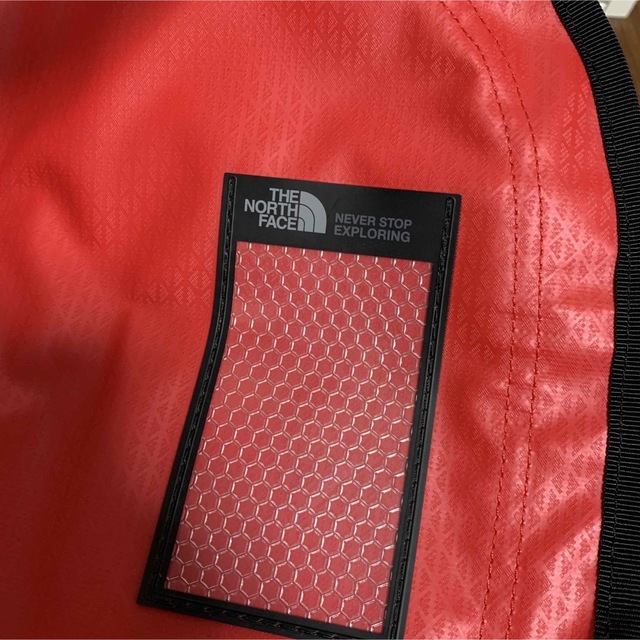 THE NORTH FACE(ザノースフェイス)のノースフェイス　ボストンバック　71L 新品未使用 メンズのバッグ(ボストンバッグ)の商品写真