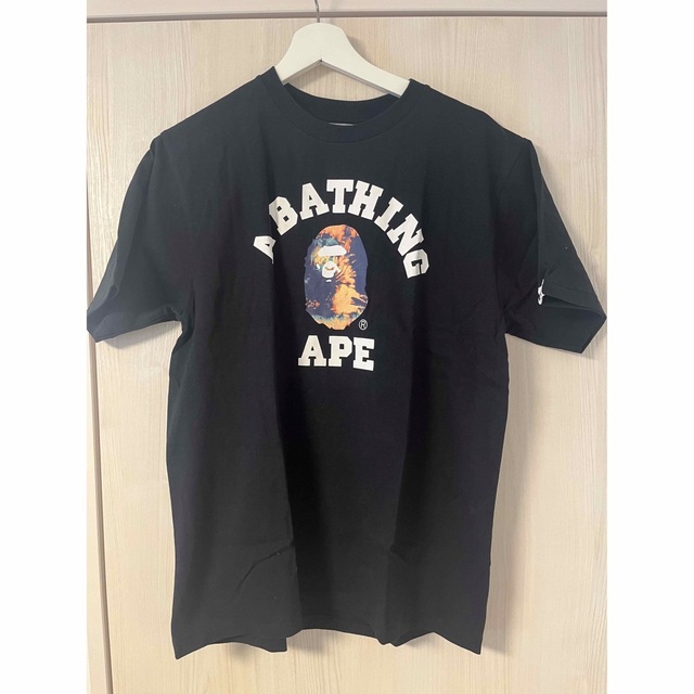 A BATHING APE(アベイシングエイプ)のBAPE タイダイカレッジTシャツ　Mサイズ メンズのトップス(Tシャツ/カットソー(半袖/袖なし))の商品写真