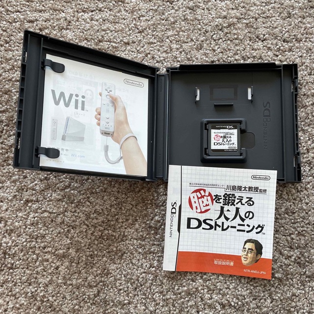 任天堂(ニンテンドウ)の【美品】Nintendo DS ニンテンド-DS LITE ジェットソフト2本付 エンタメ/ホビーのゲームソフト/ゲーム機本体(携帯用ゲーム機本体)の商品写真