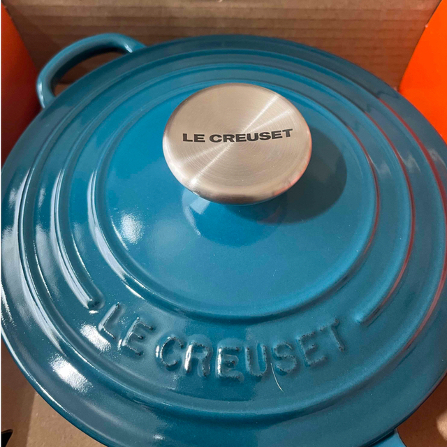 LE CREUSET(ルクルーゼ)の新品未使用 ル・クルーゼ ココットロンド 18㎝　 インテリア/住まい/日用品のキッチン/食器(鍋/フライパン)の商品写真