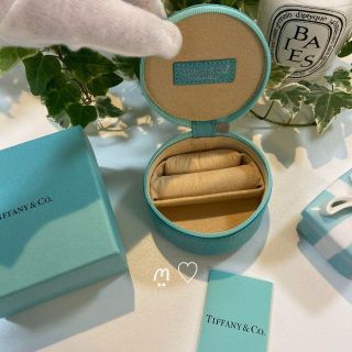 ティファニー(Tiffany & Co.)のティファニー　レザージュエリーボックス　アクセサリーケース　小物入れ(小物入れ)