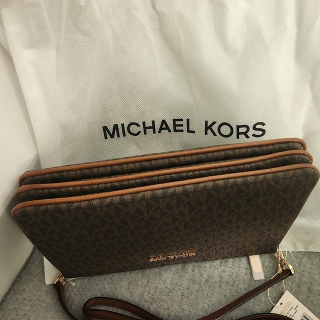 Michael Kors(マイケルコース)の新品未使用MICHAEL KORS ショルダー モノグラム マイケルコース レディースのバッグ(ショルダーバッグ)の商品写真