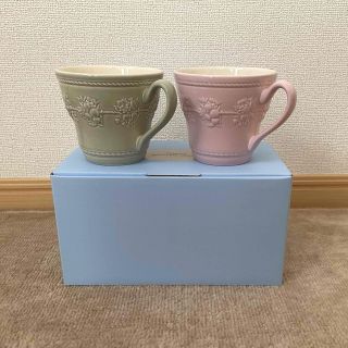 ウェッジウッド(WEDGWOOD)の【☆MIKO☆様専用】Wedgwood ペアマグカップ(グリーン、ピンク)(グラス/カップ)