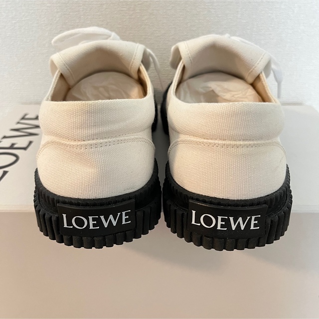 LOEWE(ロエベ)のlala様専用 LOEWE スニーカー サイズ35 レディースの靴/シューズ(スニーカー)の商品写真