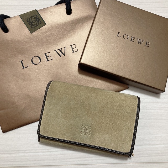 早期割引 美品 LOEWE ロエベ レディース 三つ折り財布 革財布 ...