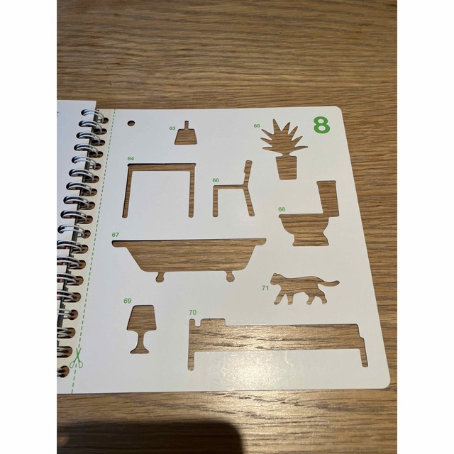 MUJI (無印良品)(ムジルシリョウヒン)の新品未使用　無印良品一緒に遊ぶ工作絵本　100のかたち キッズ/ベビー/マタニティのおもちゃ(知育玩具)の商品写真