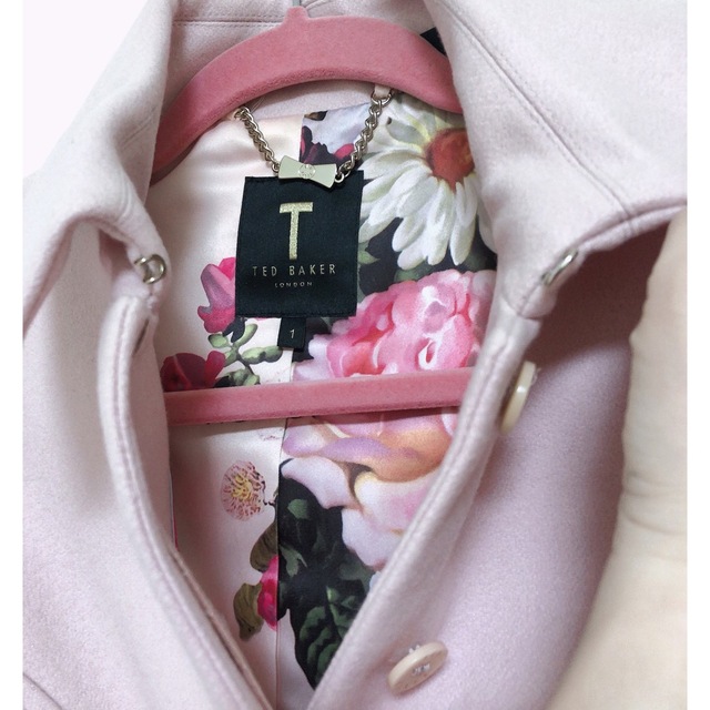 TED BAKER(テッドベイカー)のtedbaker ペプラム　アウター　サイズ1 レディースのジャケット/アウター(その他)の商品写真