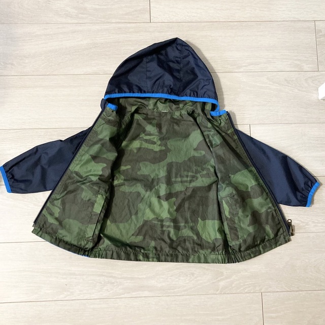 babyGAP(ベビーギャップ)の【美品】 【babyGap】リバーシブルウインドブレーカー 84〜90cm キッズ/ベビー/マタニティのキッズ服男の子用(90cm~)(ジャケット/上着)の商品写真