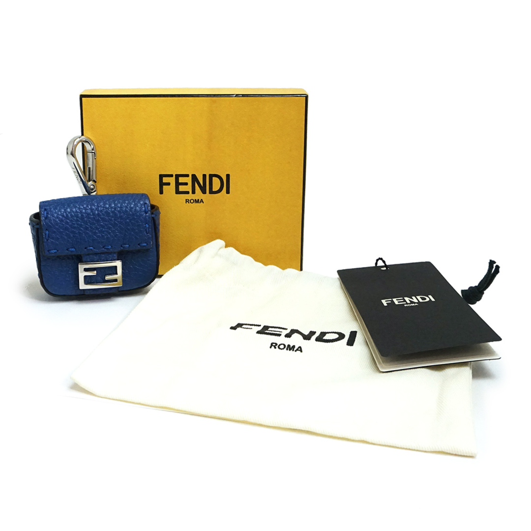 FENDI(フェンディ)のフェンディ バゲット セレリア フック付き イヤホンホルダー ケース ロイヤルブルー 青 7AR869 箱付 FENDI（新品・未使用品） レディースのファッション小物(その他)の商品写真