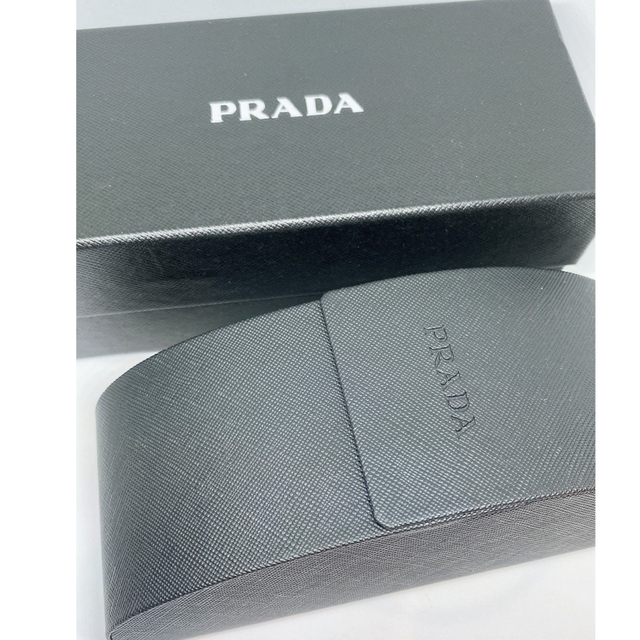 PRADA(プラダ)の【期間限定10%オフ】PRADA プラダ　サングラス　ケース付　人気モデル レディースのファッション小物(サングラス/メガネ)の商品写真