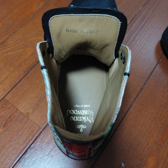 Vivienne Westwood(ヴィヴィアンウエストウッド)のVivienne Westwood 希少 ヴィヴィアン スニーカー未使用 メンズの靴/シューズ(スニーカー)の商品写真