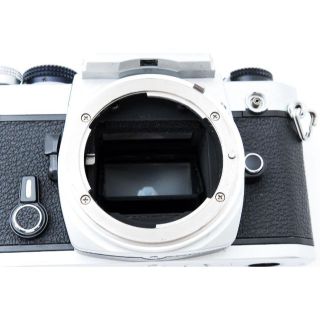 超美品 NIKON FM シルバー フィルムカメラ モルト新品交換済 Y526 経典