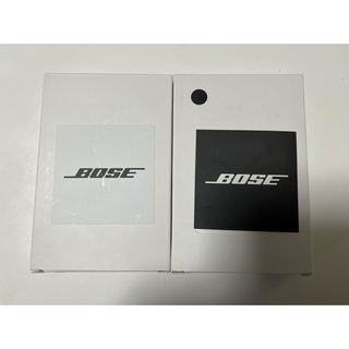 ボーズ(BOSE)の【非売品】bose  ポータブル充電器　白、黒2セット(バッテリー/充電器)