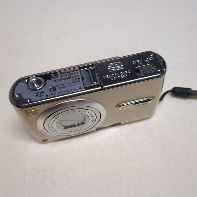 Panasonic(パナソニック)の【美品】Panasonic LUMIX DMC-FX7 スマホ/家電/カメラのカメラ(コンパクトデジタルカメラ)の商品写真