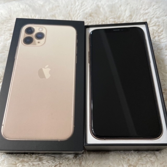 在庫処分・数量限定 iPhone11 Proゴールド 64 GBdocomo 容量97
