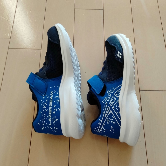 LAZERBEAM（ASICS）(レーザービーム)のアシックスレーザービーム　スニーカー　ブルー　20.0 キッズ/ベビー/マタニティのキッズ靴/シューズ(15cm~)(スニーカー)の商品写真