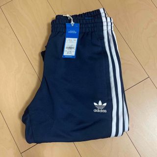 アディダス(adidas)のadidas トラックパンツ　ブルー　Lサイズ(トレーニング用品)