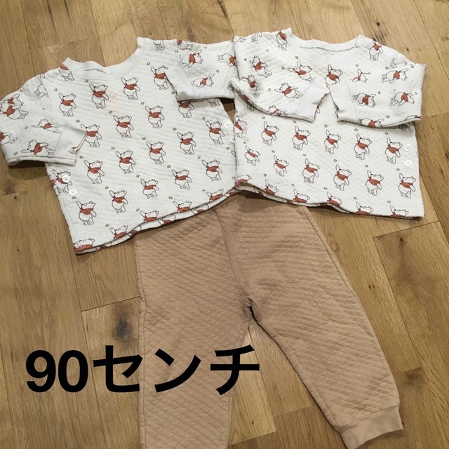 UNIQLO(ユニクロ)のユニクロ　キルトパジャマ　プーさん90センチ キッズ/ベビー/マタニティのキッズ服男の子用(90cm~)(パジャマ)の商品写真