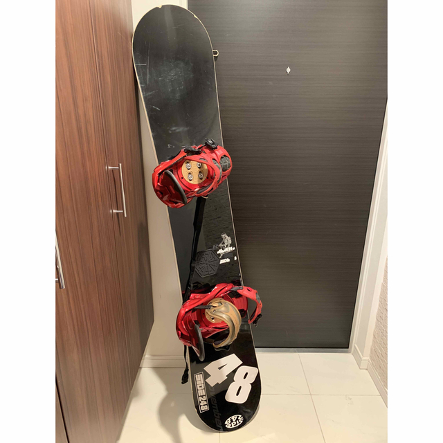 NOVEMBER(ノーベンバー)のNovember スノーボード　板ビンディングセット　ケース付き スポーツ/アウトドアのスノーボード(ボード)の商品写真
