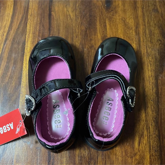 ASBee(アスビー)の新品　フォーマルシューズ　エナメル　靴　黒　ブラック　女の子　15.5㎝　16㎝ キッズ/ベビー/マタニティのキッズ靴/シューズ(15cm~)(フォーマルシューズ)の商品写真